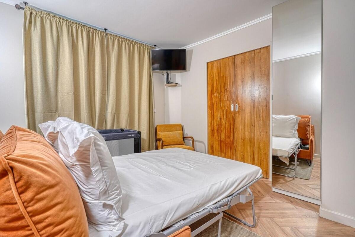 Eden Suite Paris La Defense Курбевуа Екстер'єр фото