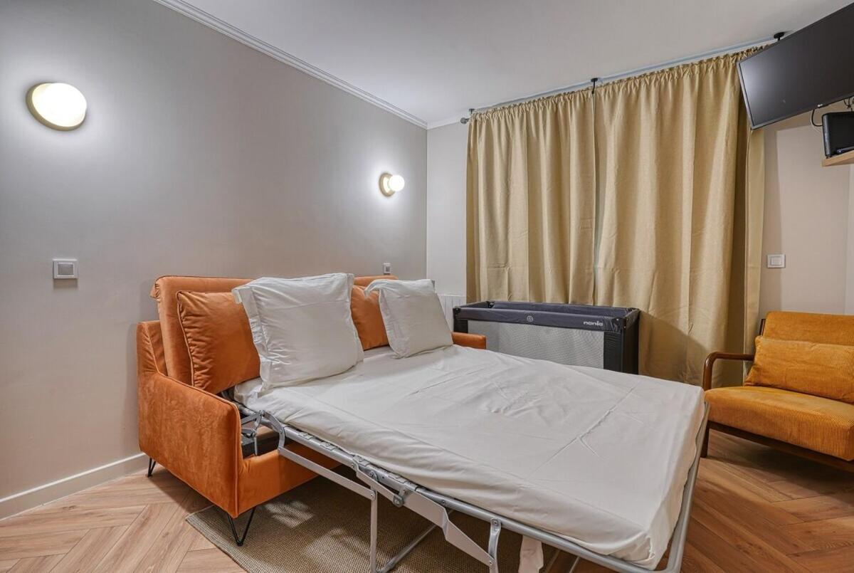 Eden Suite Paris La Defense Курбевуа Екстер'єр фото